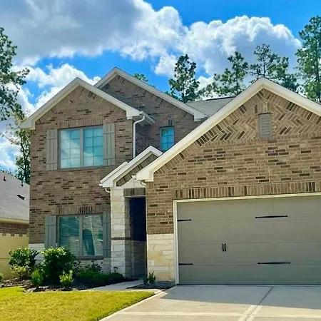 Spacious And Fully Equipped Family House For 10